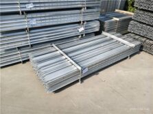 Hot Dipped Galvanised / Black Tar Star Pickets